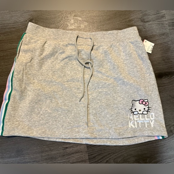 NWT Hello Kitty comfy sweatshirt skirt. Size L. Super soft and comfy. Cute! - Picture 5 of 10